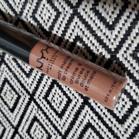 NYX Soft matte lip cream SMLC 04 London - Picture 7 of 10